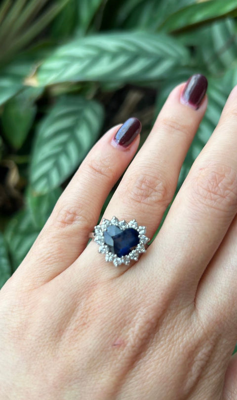 Sapphire ring halo diamond