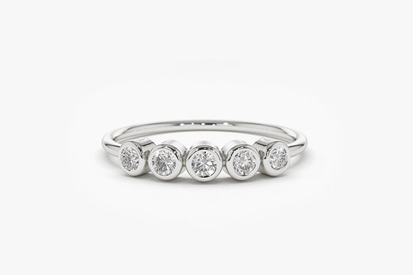 Anillo con 5 piedras